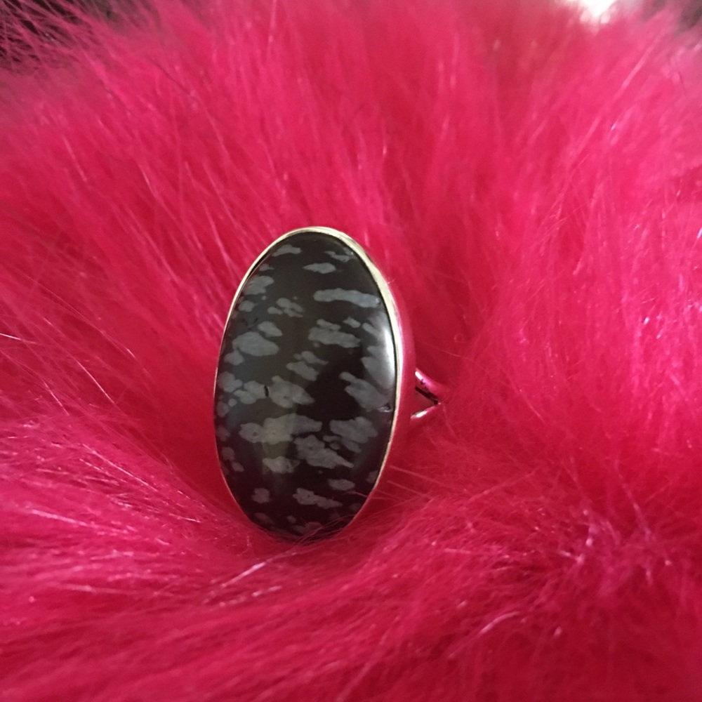 Sterling silver 925 unique stone ring size 6